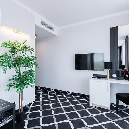 Hotel Lantier&Swimming Pool Zone-3